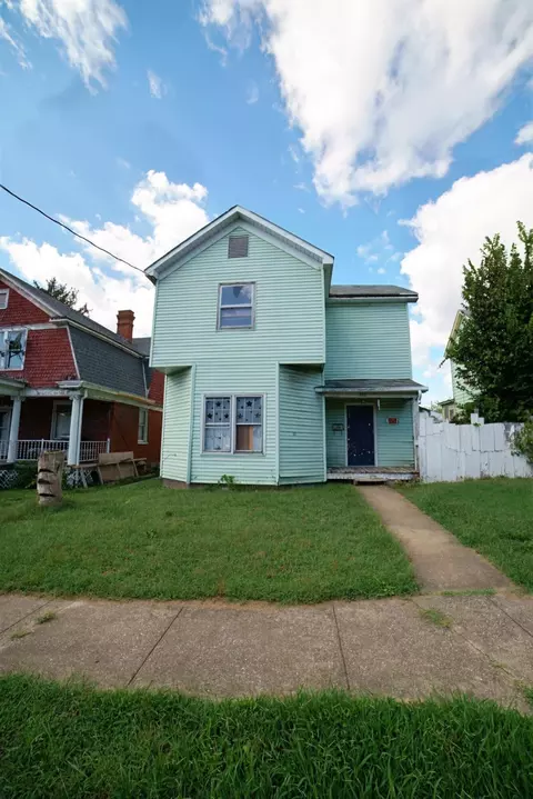 332 E Prospect St, Covington, VA 24426 photo 1