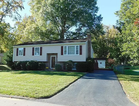4230 Sharolyn Dr, Roanoke, VA 24018