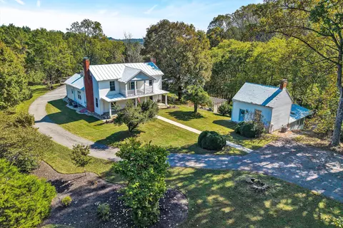 225 N Hancock St, Fincastle, VA 24090
