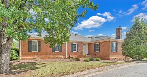 100 Carriage Way, Lynchburg, VA 24503