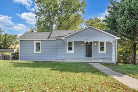 2213 Carvin St NE, Roanoke, VA 24012