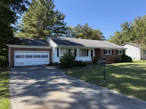 933 Ingalls St, Clifton Forge, VA 24422