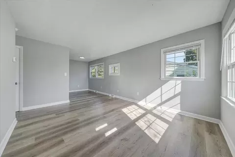 406 E Augusta Ave, Vinton, VA 24179 photo 2