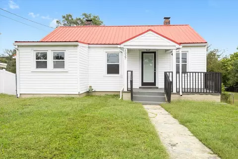 5027 Morwanda St NW, Roanoke, VA 24017