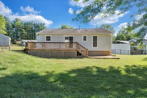 Exterior - 3516 Springtree Cir NE, Roanoke, VA 24012 photo 13 of 16