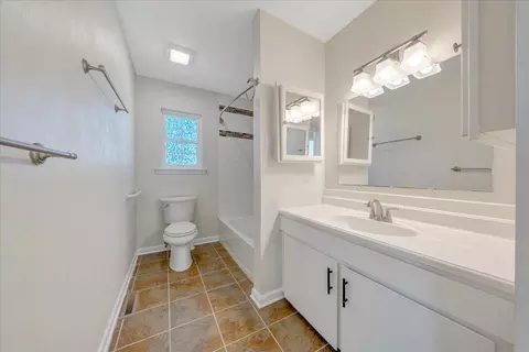Bath - 3516 Springtree Cir NE, Roanoke, VA 24012 photo 2 of 2