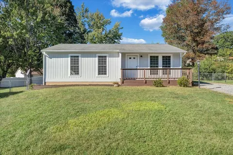 Exterior - 3516 Springtree Cir NE, Roanoke, VA 24012 photo 3 of 16
