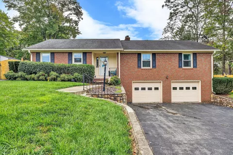 3536 Valentine Rd SW, Roanoke, VA 24018