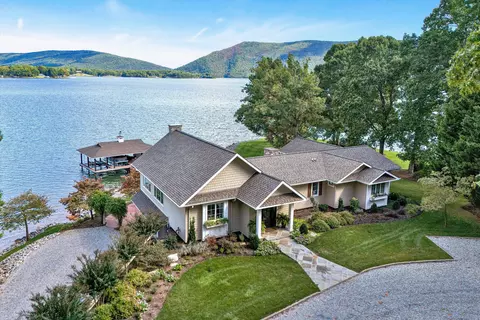 107 Arbor Ln, Huddleston, VA 24104