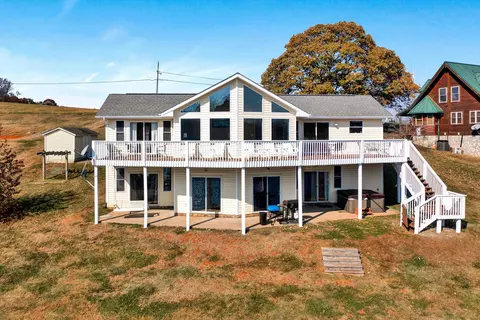 1129 Hannabass Dr, Goodview, VA 24095