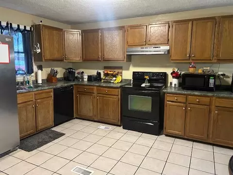 Kitchen - 36 Boyd St, Buchanan, VA 24066 photo 1 of 2
