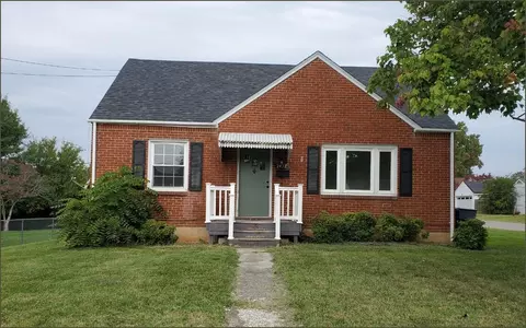 2438 Churchill Dr NW, Roanoke, VA 24012