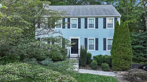 4397 Summerset Dr, Roanoke, VA 24018