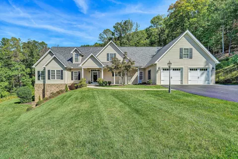 6540 Hidden Falls Dr, Salem, VA 24153