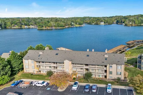 835 Gangplank Rd #116, Moneta, VA 24121