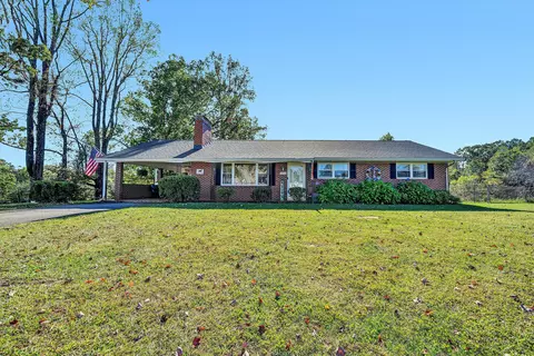11713 Hardy Rd, Hardy, VA 24101