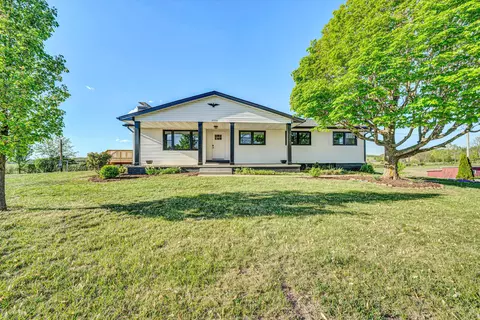 2288 Mud Pike Rd, Christiansburg, VA 24073