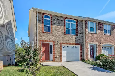 867 Walhalla Ct, Roanoke, VA 24019