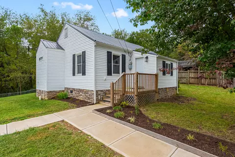 306 Lester St, Radford, VA 24141
