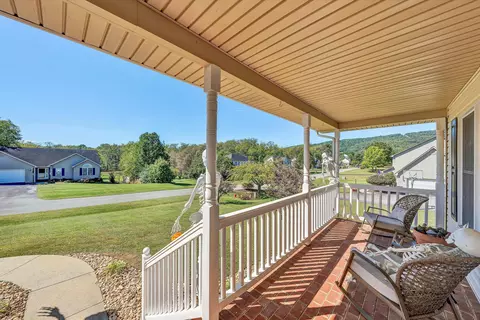 120 Eagle Ridge Rd, Roanoke, VA 24012 photo 2