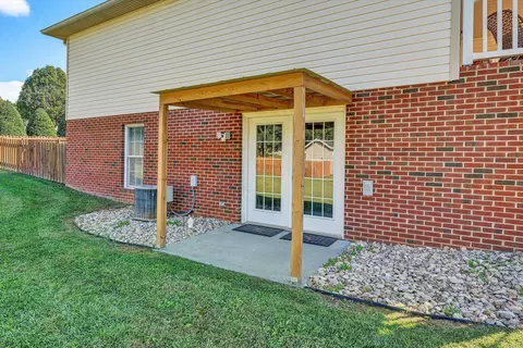 120 Eagle Ridge Rd, Roanoke, VA 24012 photo 4