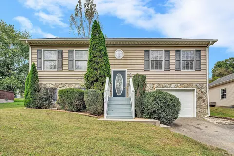 2910 Vinyard Ave NE, Roanoke, VA 24012