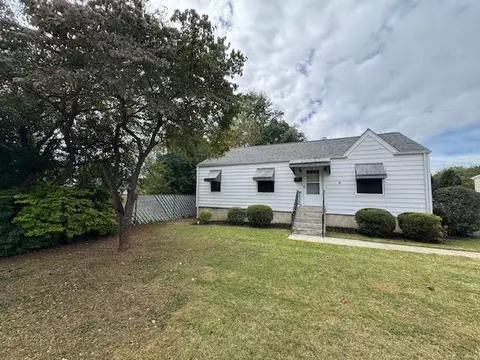 4916 Hildebrand Rd NW, Roanoke, VA 24012