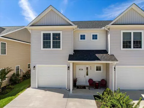 229 Louise Ln, Elliston, VA 24087