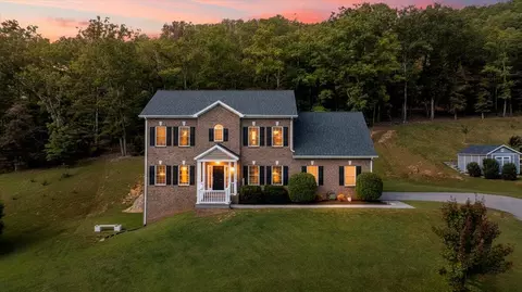 4217 Berkeley Place Dr, Roanoke, VA 24018