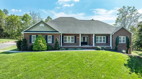 317 Sowder Farm Rd, Troutville, VA 24175