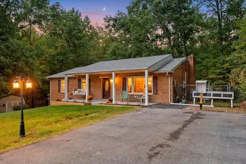 991 Blue Ridge Dr, Blue Ridge, VA 24064