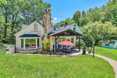 400 Walnut Rd, Salem, VA 24153