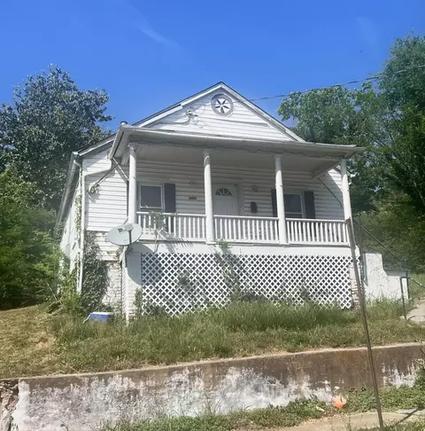 711 Harrison Ave NW, Roanoke, VA 24016