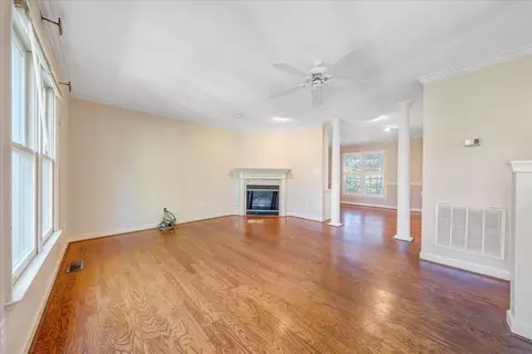 Living - 5539 Highfields Rd, Roanoke, VA 24018 photo 4 of 12