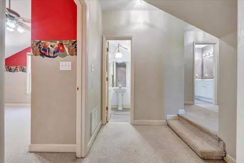 Entry Way - 5539 Highfields Rd, Roanoke, VA 24018 photo 10 of 14
