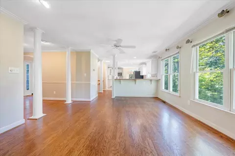 Living - 5539 Highfields Rd, Roanoke, VA 24018 photo 6 of 12