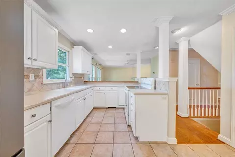 Entry Way - 5539 Highfields Rd, Roanoke, VA 24018 photo 3 of 14