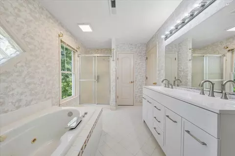 Bath - 5539 Highfields Rd, Roanoke, VA 24018 photo 4 of 7