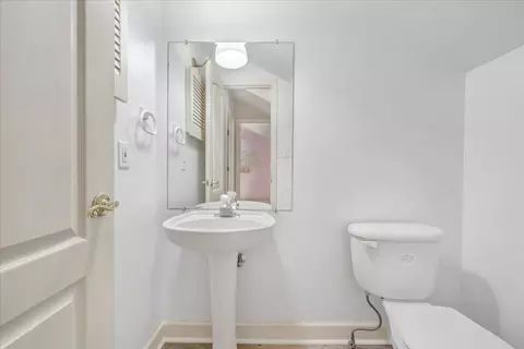 Bath - 5539 Highfields Rd, Roanoke, VA 24018 photo 5 of 7