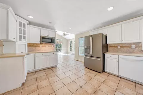 Kitchen - 5539 Highfields Rd, Roanoke, VA 24018 photo 3 of 3