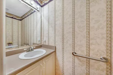 Bath - 5539 Highfields Rd, Roanoke, VA 24018 photo 1 of 7