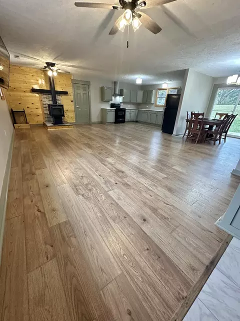 401 Broken Arrow Ln, Covington, VA 24426 photo 4