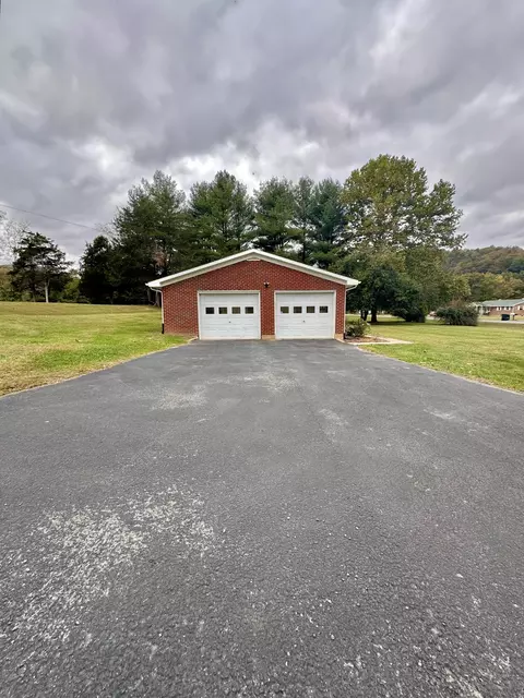 401 Broken Arrow Ln, Covington, VA 24426 photo 37