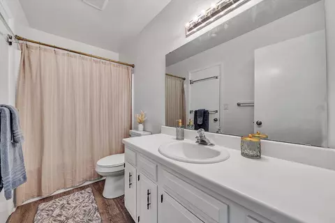 Bath - 7313 Maple Ct SW, Roanoke, VA 24018 photo 2 of 4