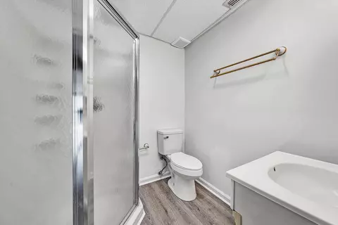 Bath - 7313 Maple Ct SW, Roanoke, VA 24018 photo 3 of 4