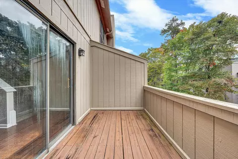 Exterior - 7313 Maple Ct SW, Roanoke, VA 24018 photo 3 of 9