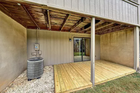 Exterior - 7313 Maple Ct SW, Roanoke, VA 24018 photo 5 of 9