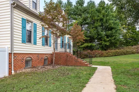 111 E Otter Ridge Dr, Goode, VA 24556 photo 8