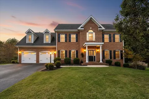 6119 Wisteria Place Ct, Roanoke, VA 24012