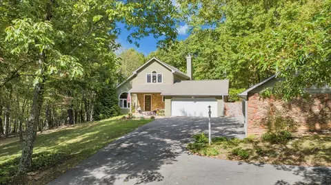 1347 Woodhaven Estates Rd, Blue Ridge, VA 24064